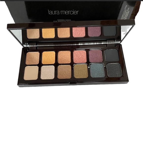 Laura Mercier Hidden Gems Artist Eye
Colour Palette Eyeshadow - Picture 3 of 8